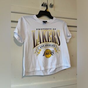 Lakers top